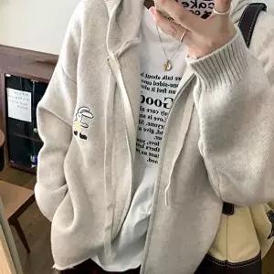 여자 집업 니트 루즈핏 간절기 가디건 후드 예쁜 (KYR-WFH6CQT)