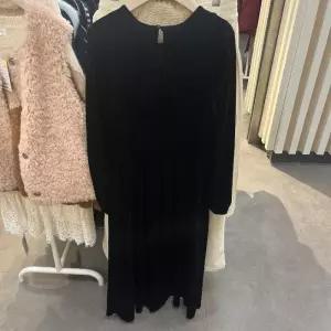 HC06 벨벳 셔링 원피스 벨벳 셔링 롱 원피스 LRCOPS103BKO