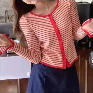 여자 슬림핏 단추 배색 가디건 스트라이프 레드 긴팔티