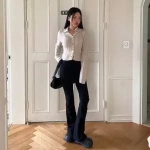 고품질 모니스 h라인스커트 플스커트 치마 바지 샤스커 청치마 (WFKKHRF)