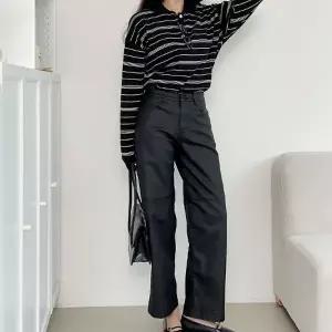 여성 스판 절개 세미와이드 코팅 가죽바지