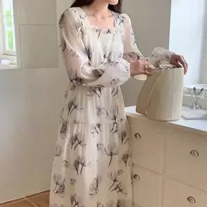 플라워 패턴 스퀘어넥 프릴 캉캉 쉬폰 롱 원피스 (KYR-WBC79AF)