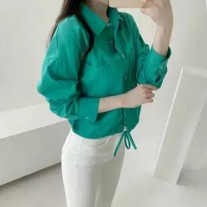 [하프클럽/옷자락]여자 연분홍 크롭 스트랩 투포켓 코튼 무지 긴팔 셔츠