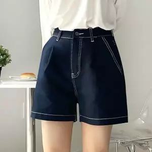 [하프클럽/]여자 와이드핏 A라인 스티치 디테일 4부 데님 반바지