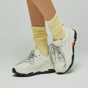 아키클래식 99,000원 70만족 판매 어글리슈즈 스니커즈 어반트래커