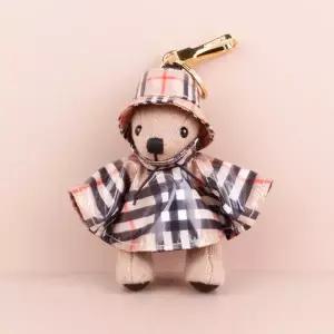 [버버리] 테디베어 체크 레인코드 참 키링 8115527