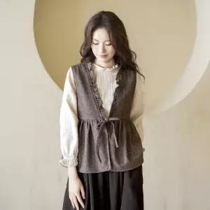 엄마옷 마담4060 내추럴포엠 프릴넥울조끼-QVE2601003-