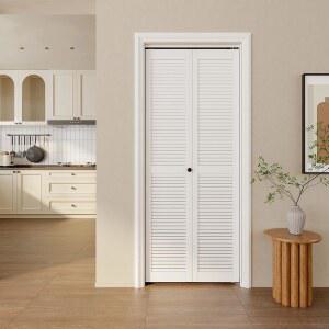 24인치 x 80인치 이중 접이식 루버 도어, 사전 조립된 프랑스 실내 견고한 목재 도어 슬래브, 팬트리 세탁실 침실 커버용 흰색 PVC 방수 표면 포함 하드웨어 키트
