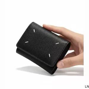 메종 마르지엘라 시그니처 스티치 포켓 중지갑 SA3UI0017