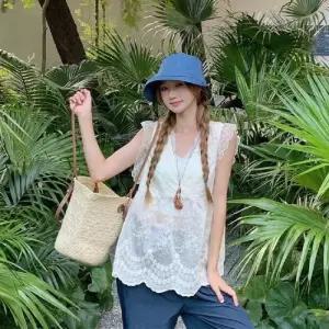 민소매 레이스 자수 레이어드 블라우스 WFLS27M