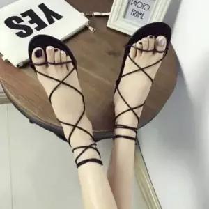 여성 끈샌들 발목 끈 스트랩 샌들 슬리퍼 여름 끈샌달 WCB789F