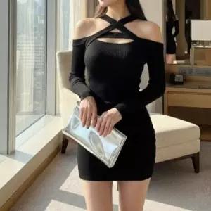 [하프클럽/셀러허브_여성트랜드패션]여성 골지 볼드숄더 크로스넥 미니드