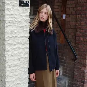 [롯데백화점]온앤온 퍼카라 울 점퍼 NEW5WMA32_24