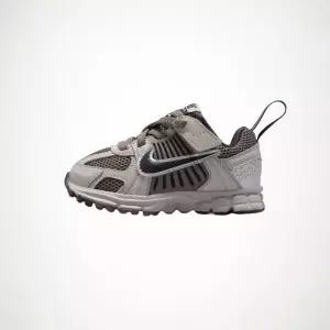 나이키 보메로 5 보이토들러 - 010 HF7000 1641994