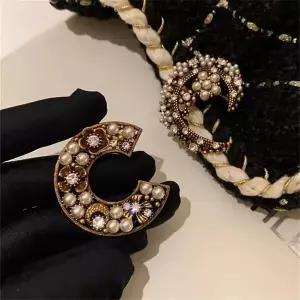 [하프클럽/]여자 엔틱 레터링 플라워 진주 큐빅 브로치