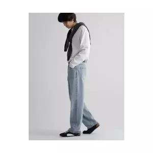 에잇세컨즈 에센셜 세미와이드핏 데님 팬츠 스카이 블루1015563