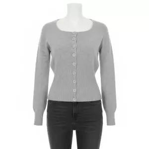 PAIGEFLYNN 스퀘어넥버튼니트가디건_P6ACA003C 616937