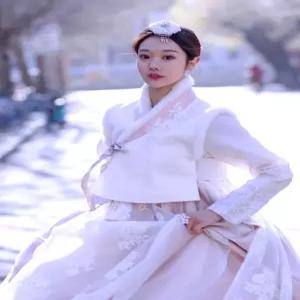 한복 자수 배자 흰색 인사 전통 설빔 겨울 털 조끼 사진 성인 새댁 따뜻한