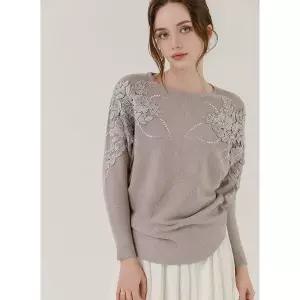 [막스까르띠지오]돌먼 플라워 패치 큐빅 니트_P414140206