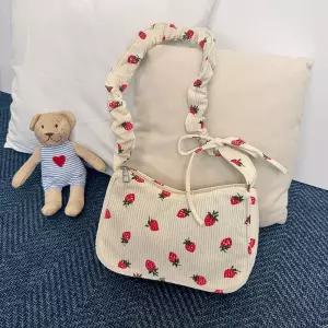 러브베리크로스백 딸기 스트랩 숄더 가방 골덴 캐주얼 미니 귀여운 꾸안꾸 코듀로이 자수