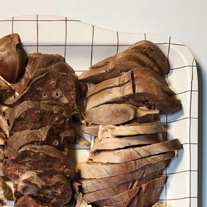 돼지 허파 염통 울대 오소리감투 1.3kg (순대내장 부속물 업소용 순대국집 분식)