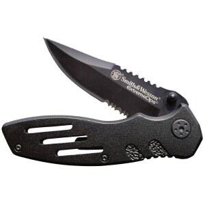 스미스 앤 웨슨 액세서리 익스트림 옵스 SWA24S 7.1인치 S.S. 접이식 나이프, 3.1인치 톱니 모양 클립 포인트 블레이드 및 야외용 알루미늄 손잡이 포함