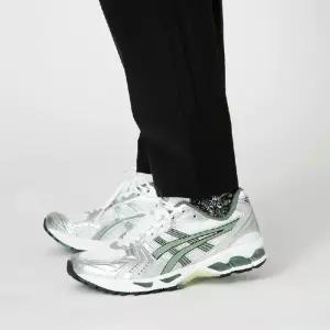 아식스 젤카야노14 화이트 그레이 러닝 스니커즈 [국내배송]