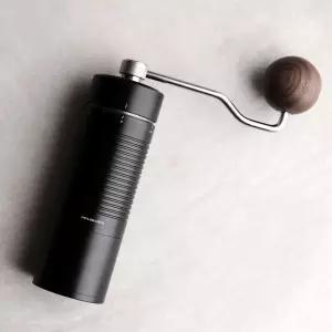 홀츠클로츠 에픽 커피그라인더 매버릭 상단조절 블랙 수동 핸드밀 원두분쇄기 원두가는기계 캠핑용 휴대용