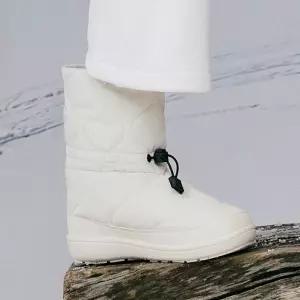 [슈펜] [WARM-UP] 스트링 패딩 부츠 (HPCV7D4R02-T)