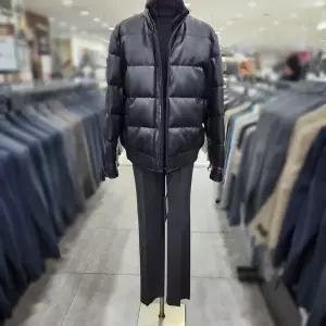 [바쏘옴므]블랙 밍크퍼 비건레더 구스다운 패딩 WSY4UA63ABK_DG