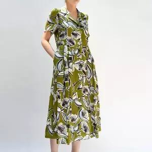 [비꼴리끄]린넨 프린트 스포츠카라 원피스 B242WO3340