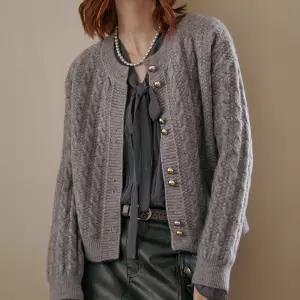 [MAXZA] 골드버튼 트위스트 케이블 라운드넥 가디건