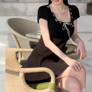 여성 유넥 스티치 리본 니트 플레어 숏 원피스