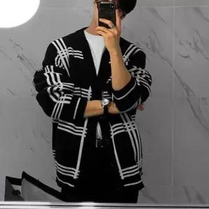 루즈핏 남자 긴팔가디건 체크패턴 모던 클래식 남자가 WFLQC49