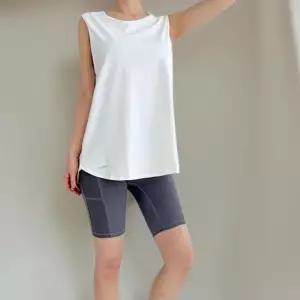 여성 스포츠 메쉬 슬리브리스 티셔츠와 5부 레깅스 반바지 세트