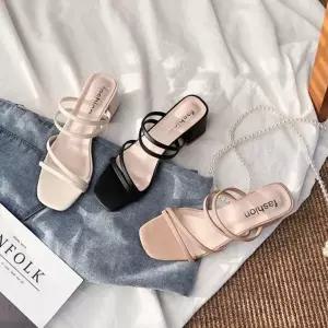 [하프클럽/]여성 3컬러 여름 미들힐 통굽 스트랩 슬리퍼 샌들