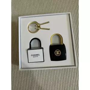 샤넬 패드락 락 키 세트 레어 카운터 VIP 기프트백 참 키체인
