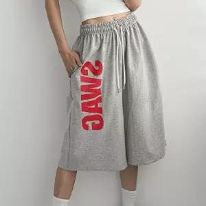 [신상오픈런]|KSP940F|여성 여름 방송댄스용 와이드핏 레터링 반바지