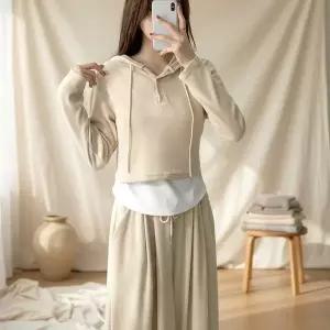 [신세계라이브쇼핑][옷자락] 여성 레이어드 버튼 크롭 후드티 와이드팬츠 세트