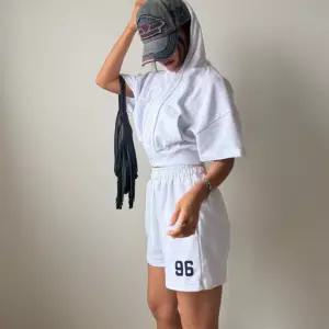 여성 여름 크롭 후드 반팔 트레이닝 세트 반바지