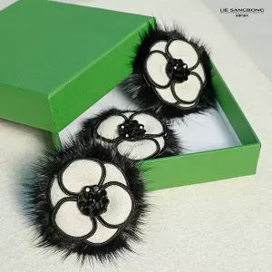 이상봉에디션 25FW 밍크 플라워 코사지