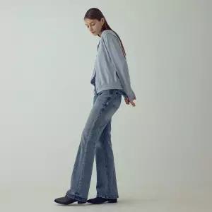 나이스클랍 세미 부츠컷 데님 팬츠 X256PWNA50