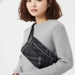 [버버리]25FW Grid Belt Bag 8112356 그리드 벨트 백 816831