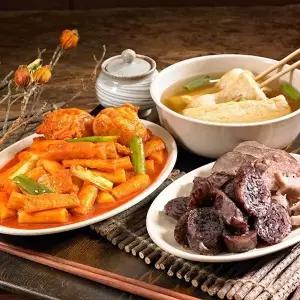 돼지모듬내장수육300g+대구 신천동 떡볶이250g+우리모두찰순대1kg+부산어묵꼬치380g혼합세트