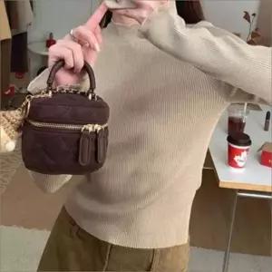 4컬러 이너티셔츠 프릴디테일 슬림핏 여자 겨울 골지니트