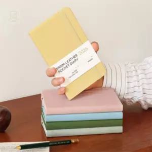 스토어-지유 2026 프리즘 레더 A6 포켓 월간 플래너 컬러가죽커버노트