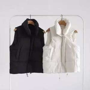 여성용 루즈핏 하이넥 경량 패딩 조끼 숏기장 겨울 아우터