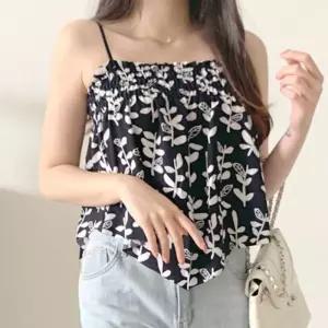 [라일리여성의류] Rly 끈나시 프릴 블라우스 셔링 휴양지룩 탱크탑 뷔스