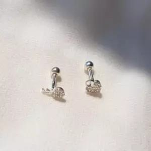 /신상오픈런 여자 데일리 하트 키 은색 미니 큐빅 피어싱