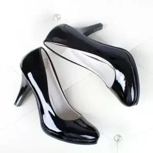 에나멜 8.5cm 펌프스힐 스트랩힐 하이힐 굽없는힐 가보시 통굽힐